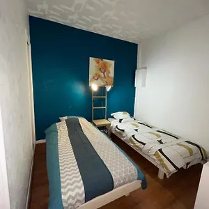 Appartement N•2 Avec Patio En Plein Coeur De La, Bagnères-de-Bigorre